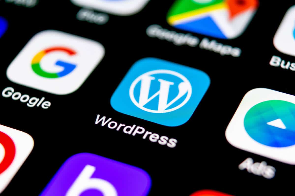 WordPress vs Webflow vs HTML: które narzędzie wybrać w 2025?